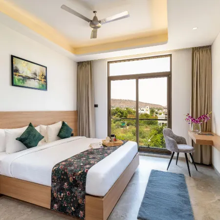 7 Rays Hotel