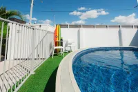 Montego Mermaid Beach Motel - Beach