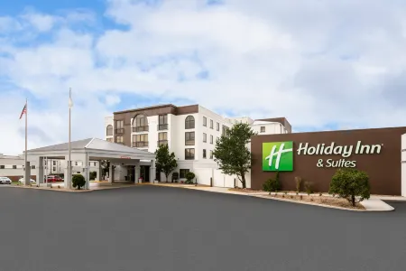 Holiday Inn & Suites Springfield - I-44 Отели рядом с достопримечательностью «History Museum on the Square»
