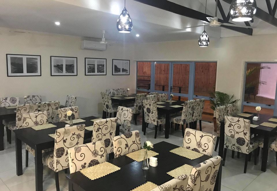 3. 더 화이트 하우..