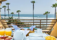 Pacific Terrace Hotel