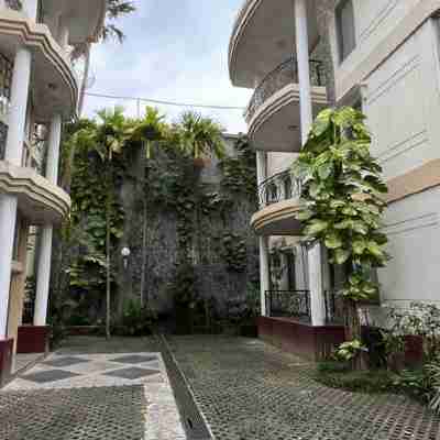 Inez Apartment 6 Hotel Exterior