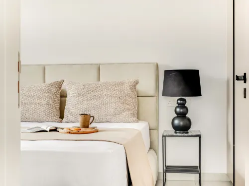 Sanders Only - Adorable 2-Bdr Apt with Balcony Agios Athanasios 호텔