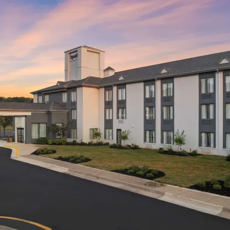 Spark by Hilton Fredericksburg Southpoint, VA