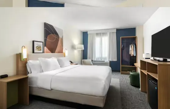 Spark by Hilton 羅阿諾克機場