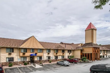 Rodeway Inn & Suites Madison East