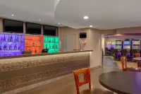 Hampton Inn by Hilton Winnipeg Downtown - Quầy Bar