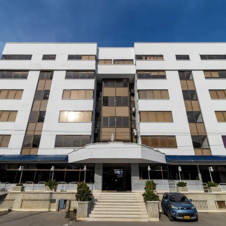 Hotel Axis Inn by Geh Suites