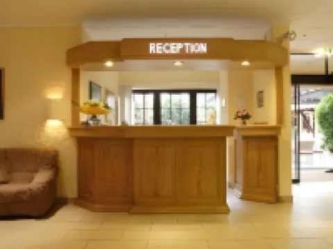 Hotel Bommersheim エッシュボルンのホテル