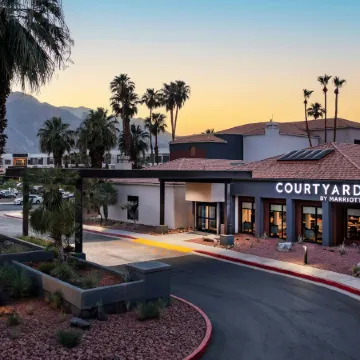Courtyard Palm Springs