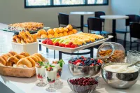 Four Points by Sheraton Norwood - sarapan