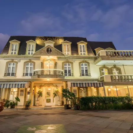 Hotel San Carlos Отели рядом с достопримечательностью «Рельефная карта Гватемалы»
