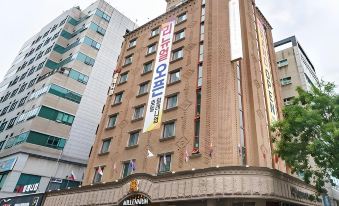 1. 호텔 밀레니엄..