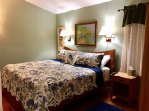 Immaculate Hummingbird Suite - One Mile from Acadia National Park