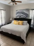 Modern Condo near Beach w/outdoor pool