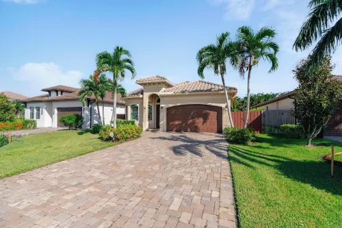 Amazing Escape Home in Naples with Private Pool & Bikes by Esthetic Stays - 4-Star