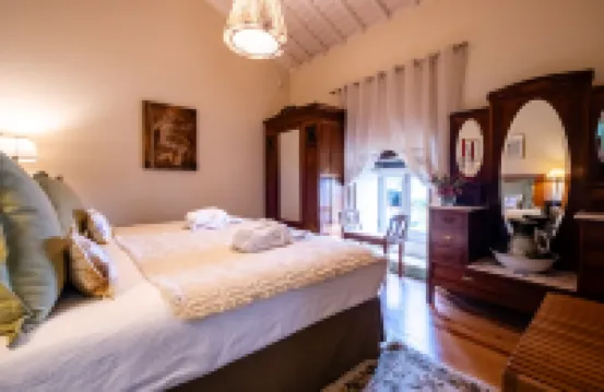 Holiday Cottage Rental with Shared Pool and Sea and Mountain View