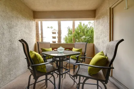 Biltmore Meridian Resort Condo Отели рядом с достопримечательностью «Пистева Пик»