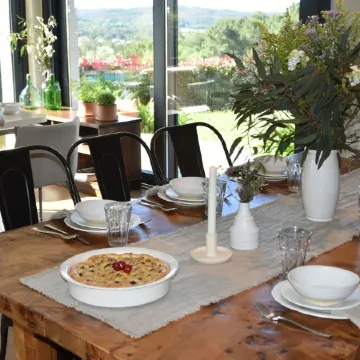 Luxury Villa near the beach with garden and swimming pool