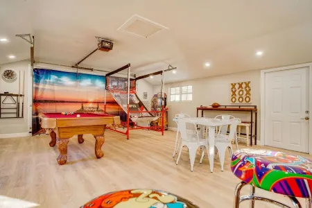 Manatee Cove: Private Oasis with Wildlife, Hot Tub & Fun Game Room!