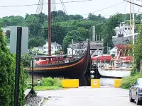 Walk To Downtown & Seaport!