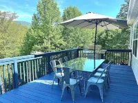 Asheville-Area Autumn Retreat; Clean, Spacious 4Br Home Perfect for Family Stays Hotel a Flat Creek