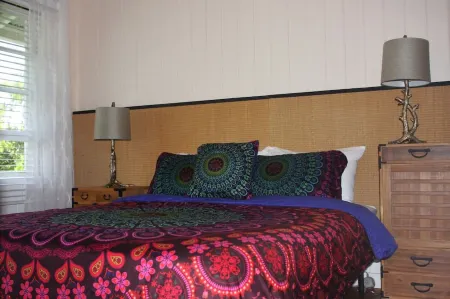 Eco friendly, Tropical paradise,spacious farm stay, conveniently located in Hilo
