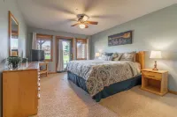 1st floor 3BR/2BA Northern Bay Resort Condo - Castle Rock Lake - Pool Beach Golf 스트롱스 프레리 호텔