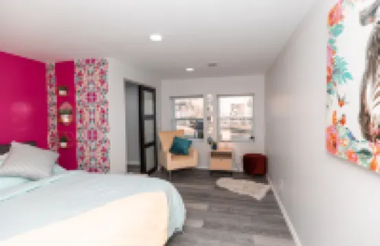 Family friendly mountain view, modern retreat.