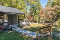 Lakeview, 3-Bedroom Cottage, newly renovated