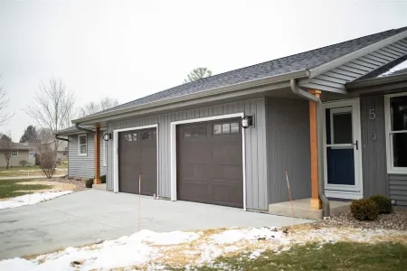 Fully Renovated 2BR 1BA Gorgeous Executive Home