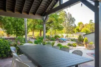 4,500 sq-ft retreat with a pool and hot tub in the middle of wine country!