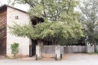Cozy Condo near UT/Downtown