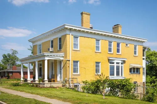 The Yellow Rose Historic Home Hotels in Pike County