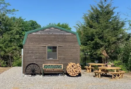 Big Mike's Cabin on the lake, next to ball diamonds nestled in 3 -cabin village