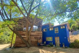 Panoramic Loft with Deck, Private Trails and Creek