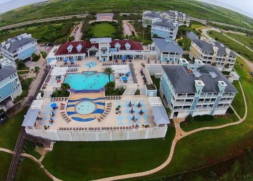 Top Floor Condo with Gulf and Bay Views, Gorgeous Sunsets, Walk to Beach!