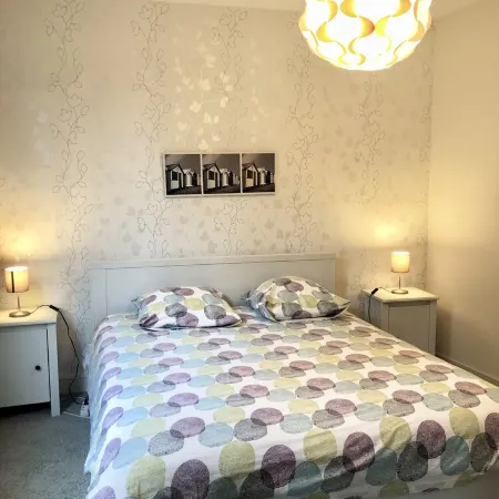 charming apartment in downtown Honfleur