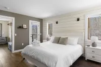 Modern Mountain Escape + Studio minutes to town & mountains Hoteles en Waitsfield