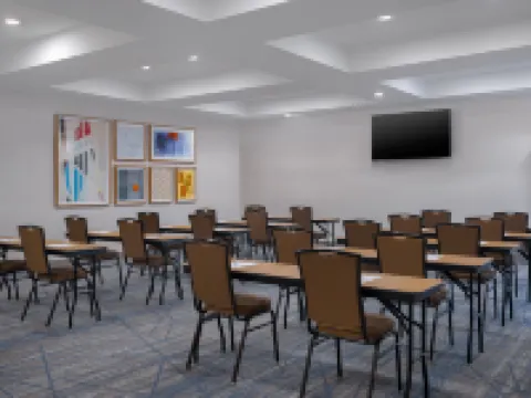 Holiday Inn Express & Suites PRATTVILLE SOUTH by IHG Hotels in Prattville