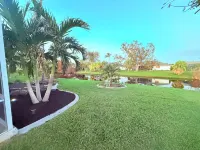 Beat the Summertime Heat Waterfront Escape! Pool, Canal, Gulf Beaches & Fishing!