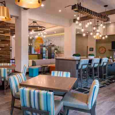 Hampton Inn Riverside Downtown Dining/Meeting Rooms
