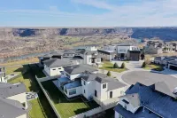 Steps to the Canyon Rim w/Fast Wi-Fi & EV Charging
