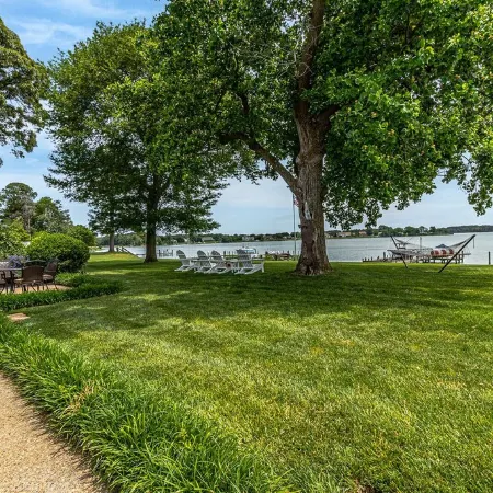 Northern Neck waterfront cottage with stunning views and private dock