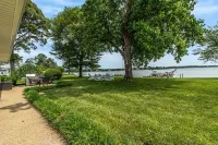 Northern Neck waterfront cottage with stunning views and private dock