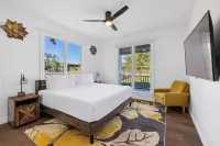 Modern Villa w/Views+Pool on 35 acre private ranch Lake Travis附近的飯店