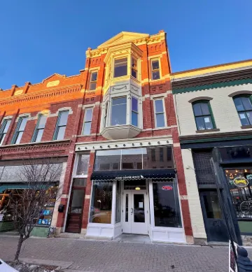 NEW Beautiful Downtown Historic 3 bedroom apartment on iconic Pearl Street