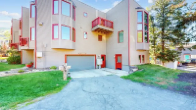 Best Deal in PC! - 2 Blks to PC Mtn Resort-4 Blks to Main Street- Hot Tub!