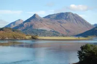 Traditional Cottage in the centre of Glencoe