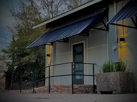 Incognito #1: Located Steps from the Scotsman General Store - Downtown Laurel